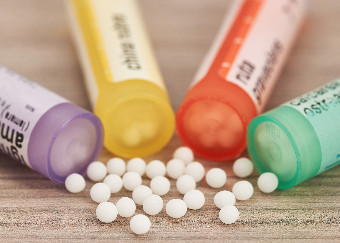 Omeopatia, dal 2021 in Francia non sarà più rimborsabile: «Non è scienza»
